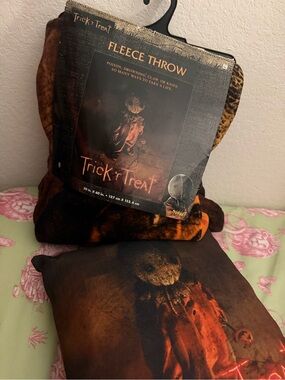 Trick 'r Treat Sam Fleece Throw & pillow Halloween bundle